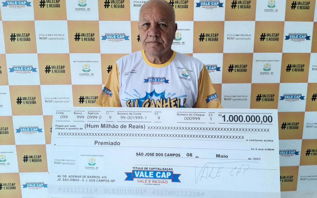 Motorista de aplicativo divide com aposentado o prêmio de um milhão de reais do Vale Cap